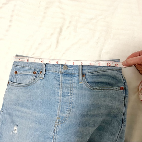 Levi's Wedgie Straight High Rise Raw Hem Distressed Jean Blue size 28 - Picture 15 of 16